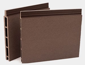 Sötétbarna Element zárt WPC kerítéselem.